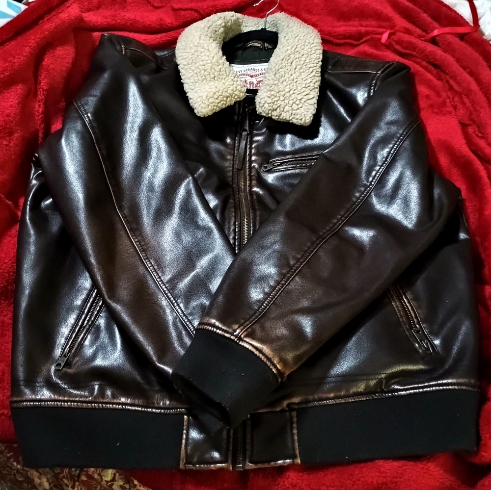 Levi's Men's XL Leather Jacket with Shearling Collar